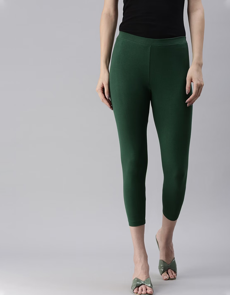 Women Green Solid Cotton Three-Fourth-Leggings Leggings