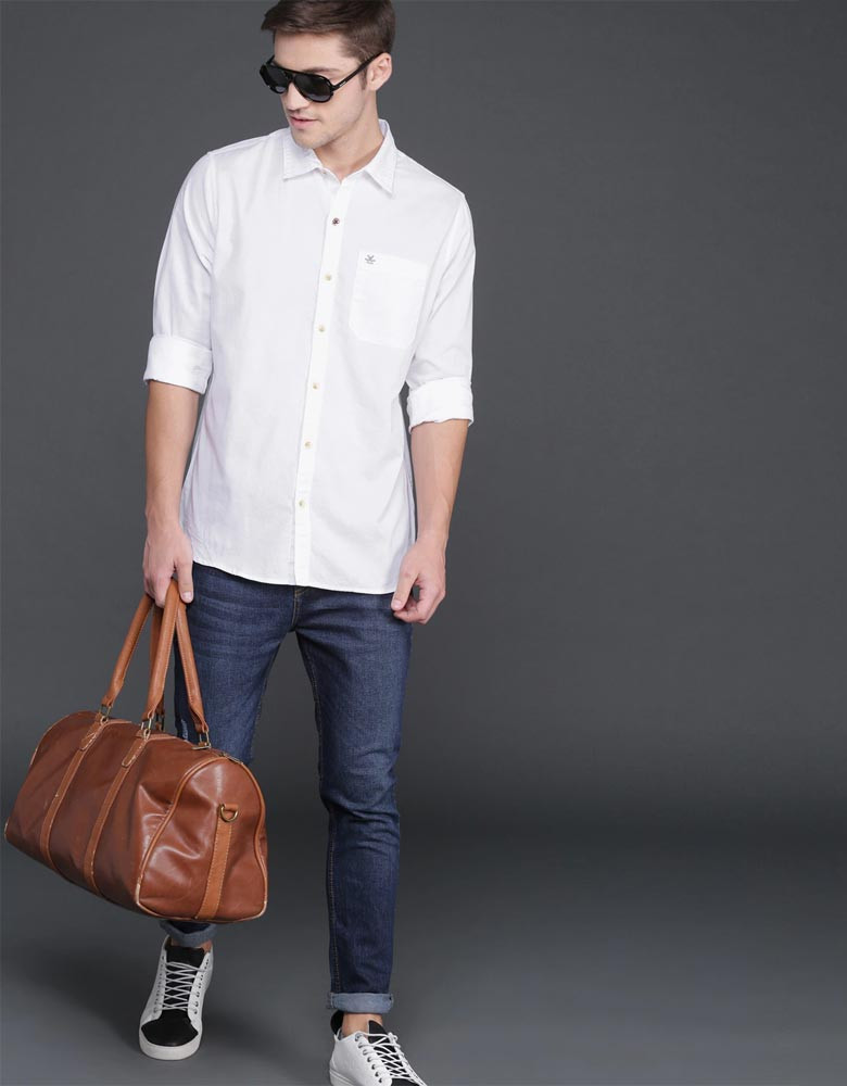 Men White Slim Fit Solid Casual Shirt