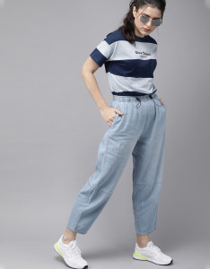 Women Blue Solid Pure Cotton Slouchy Jeans