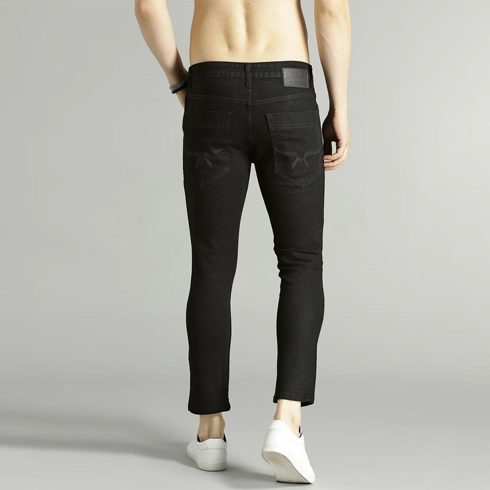 Men Black Skinny Fit Mid-Rise Slash Knee Stretchable Cropped Jeans