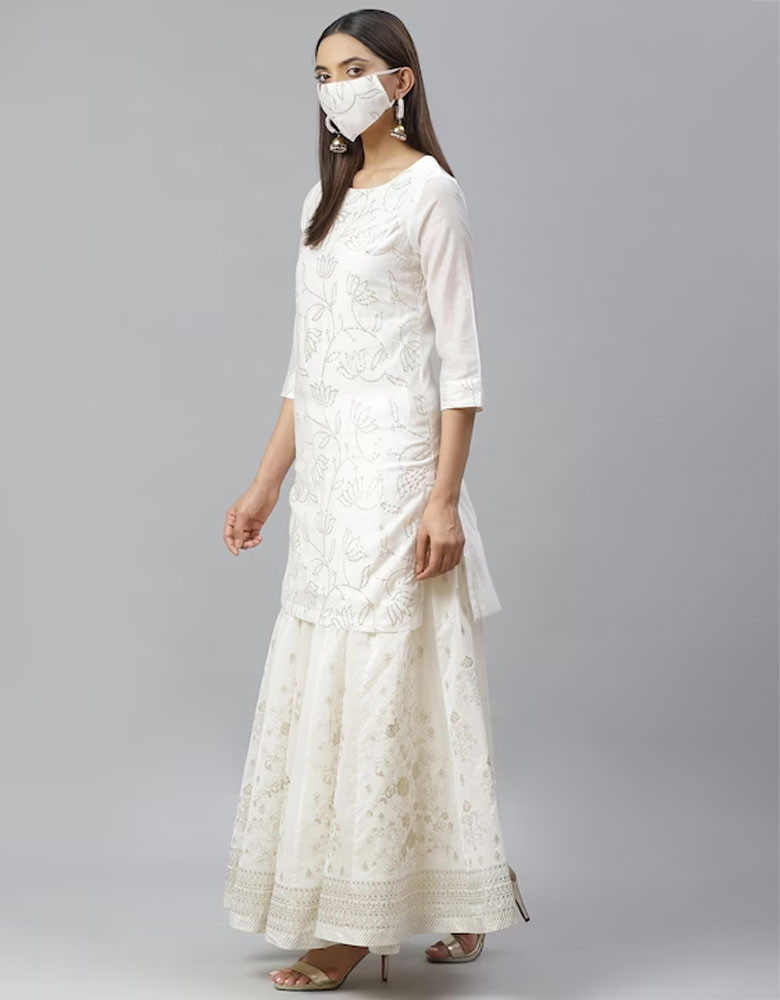 Women Off-White Golden Mukaish Work Straight Kurta